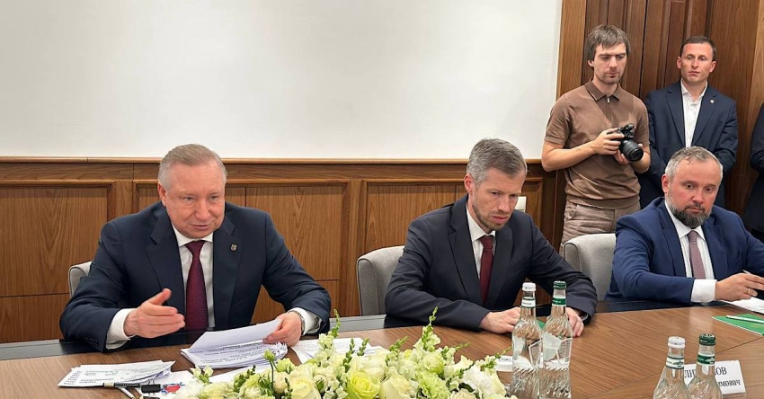Алеқсандр Беглов Аԥсны аԥхьагылара змоу амедицинатә технологиақәа ралагаларазы ажәалагала ҟаиҵеит