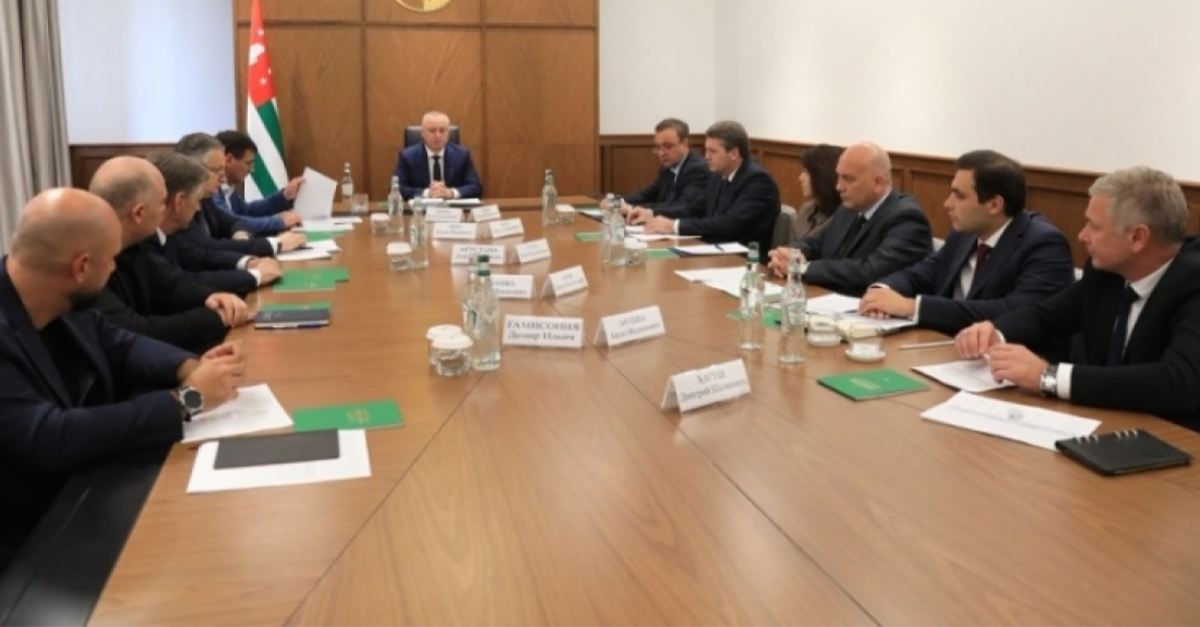 Аԥсны Ахада Бадра Гәынба ақыҭа ашықәс иазырхоу  апрограмма заанаҵтәи аихшьаалақәа рыла аилацәажәара мҩаԥигеит