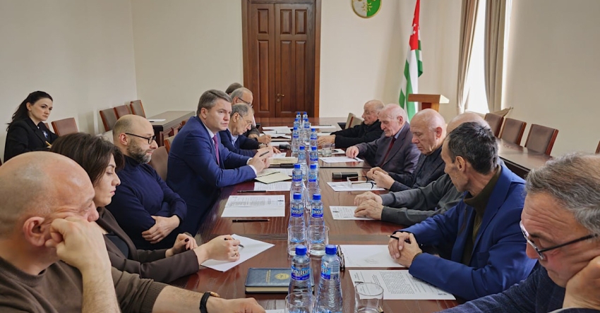 Станислав Лакоба игәалашәара анаунагӡатәразы Аҳәынҭқарратә комиссиа аусура хацнаркит