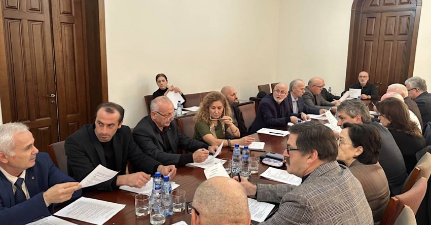 Б. У. Шьынқәба ихьӡ зху Жәларбжьаратәи афестиваль «Ахаҳә еиҩса» аиҿкааратә еилакы актәи аилатәара мҩаԥысит