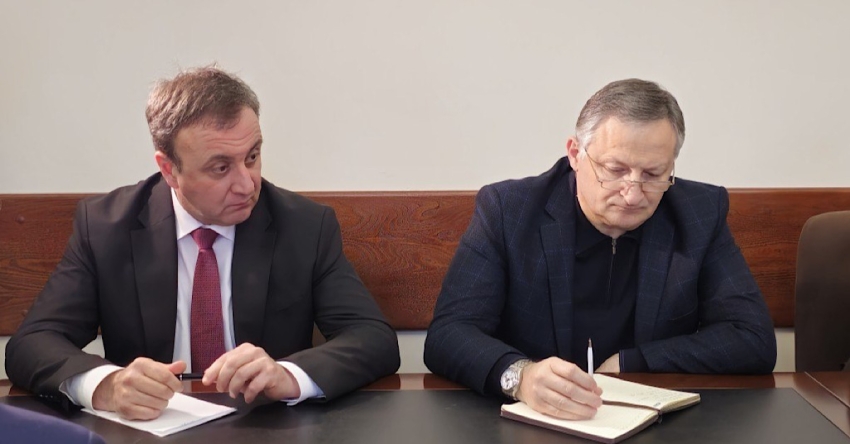 Аминистрцәа реилазаараҿы ирылацәажәеит ақыҭақәа рырҿиара иадҳәалоу аусмҩаԥгатәқәа