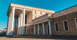 Урыстәылатәи атәылауаҩра аиуразы ацхыраара ҟазҵоу абжьаҟазацәа рыгәра гатәым