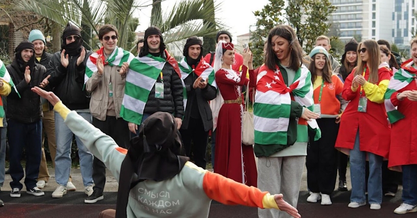 Аԥсны жәларбжьаратәи аҿар Рфестиваль арегионалтә программа иаларҵеит