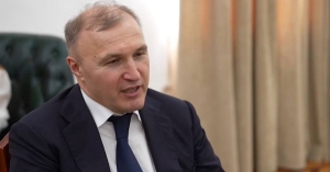 Аԥсны ахада Бадра Гәынба Адыгеиа Ареспублика ахада Мураҭ Кумпилов  диԥылеит