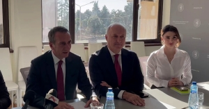 Адәныҟатәи аусқәа рминистр Олег Барцыц Ҭырқәтәылатәи ҳџьынџьуаа рделегациа идикылеит