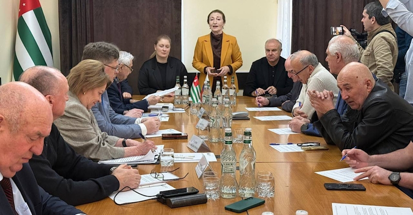 Ауаажәларратә палатаҿы имҩаԥысит атәылауаҩратә форум иалахәыз Урыстәылатәи Афедерациа аделегациа рԥылара