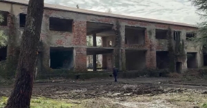 Аҟәа, Аҳабла Ҿыц аҿы ахәыҷбаҳча еиҭашьақәыргылахоит