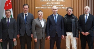 Аԥсны Жәлар Реизара аиҳабы Лаша Ашәба урыстәылатәи акультура аусзуҩцәа дырԥылеит